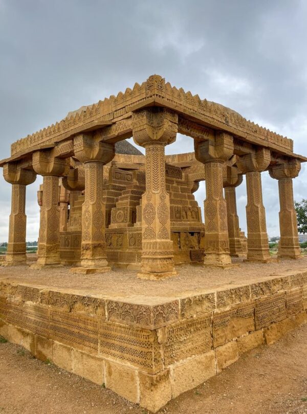 Chaukhandi Tombs Karachi-min