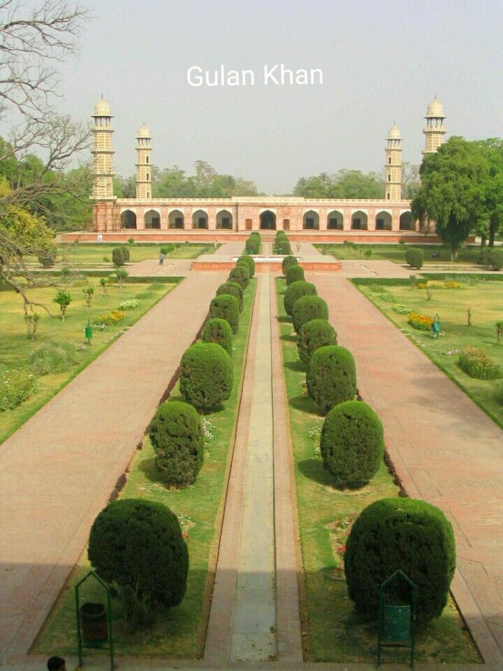 Tomb of Jahangir Lahore-min